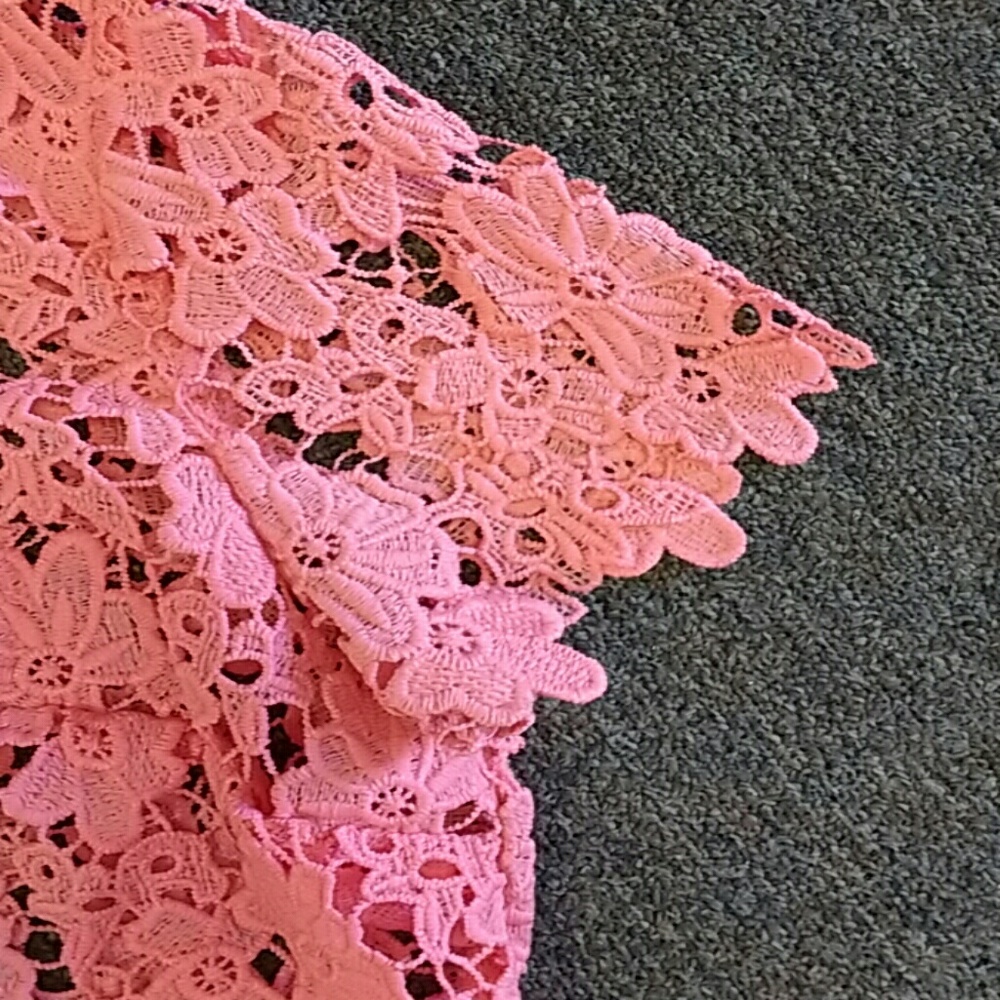 Ladies top - Picture 2 of 3